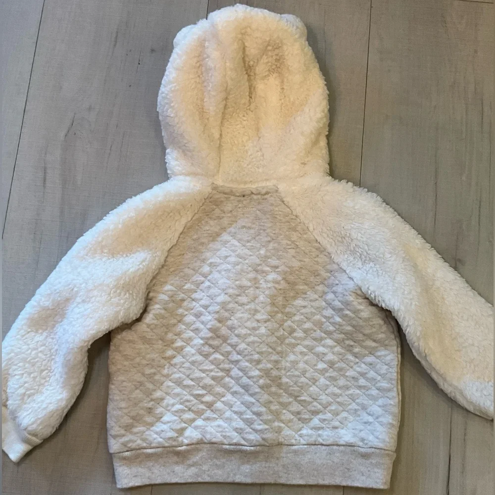GAP Kids Cream and Gray‎ Quilted Sherpa Hoodie